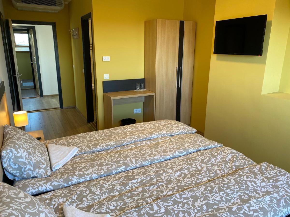 Romahegy Rendezvenyhaz Bed & Breakfast Kaposvar Exterior photo
