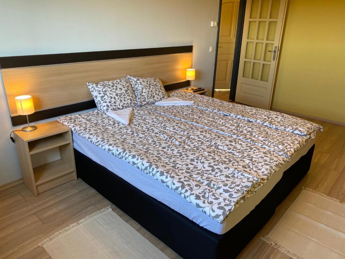 Romahegy Rendezvenyhaz Bed & Breakfast Kaposvar Exterior photo