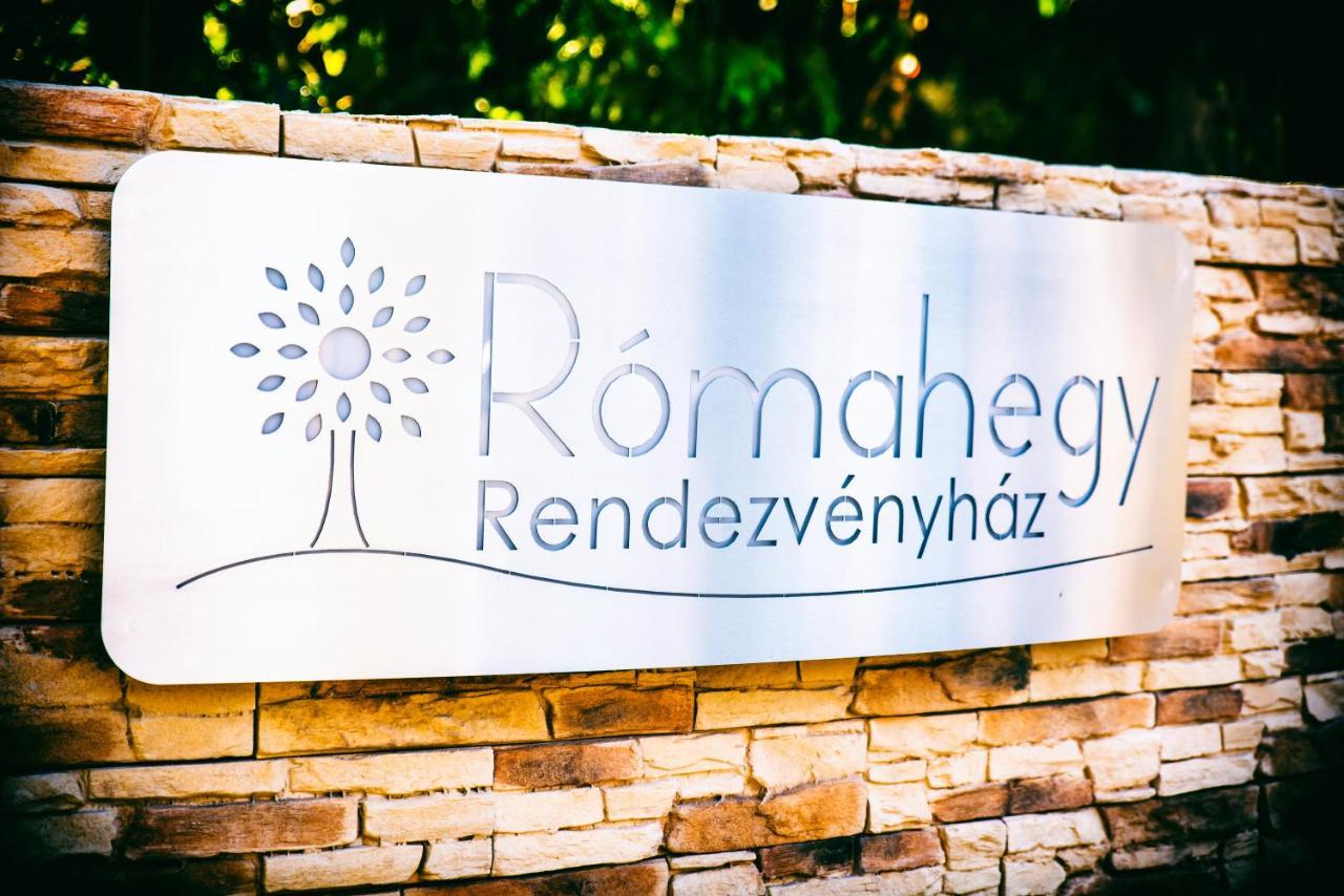 Romahegy Rendezvenyhaz Bed & Breakfast Kaposvar Exterior photo